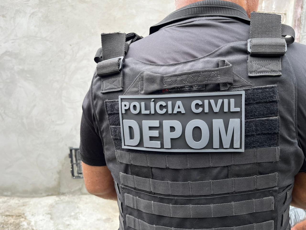 Polícia apreende 55 celulares em loja suspeita de receptação no IAPI