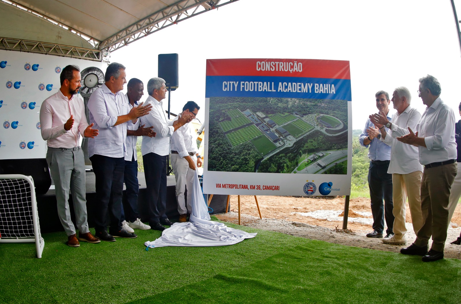 City Football Academy Bahia celebra marco de obras de CT com 12 campos