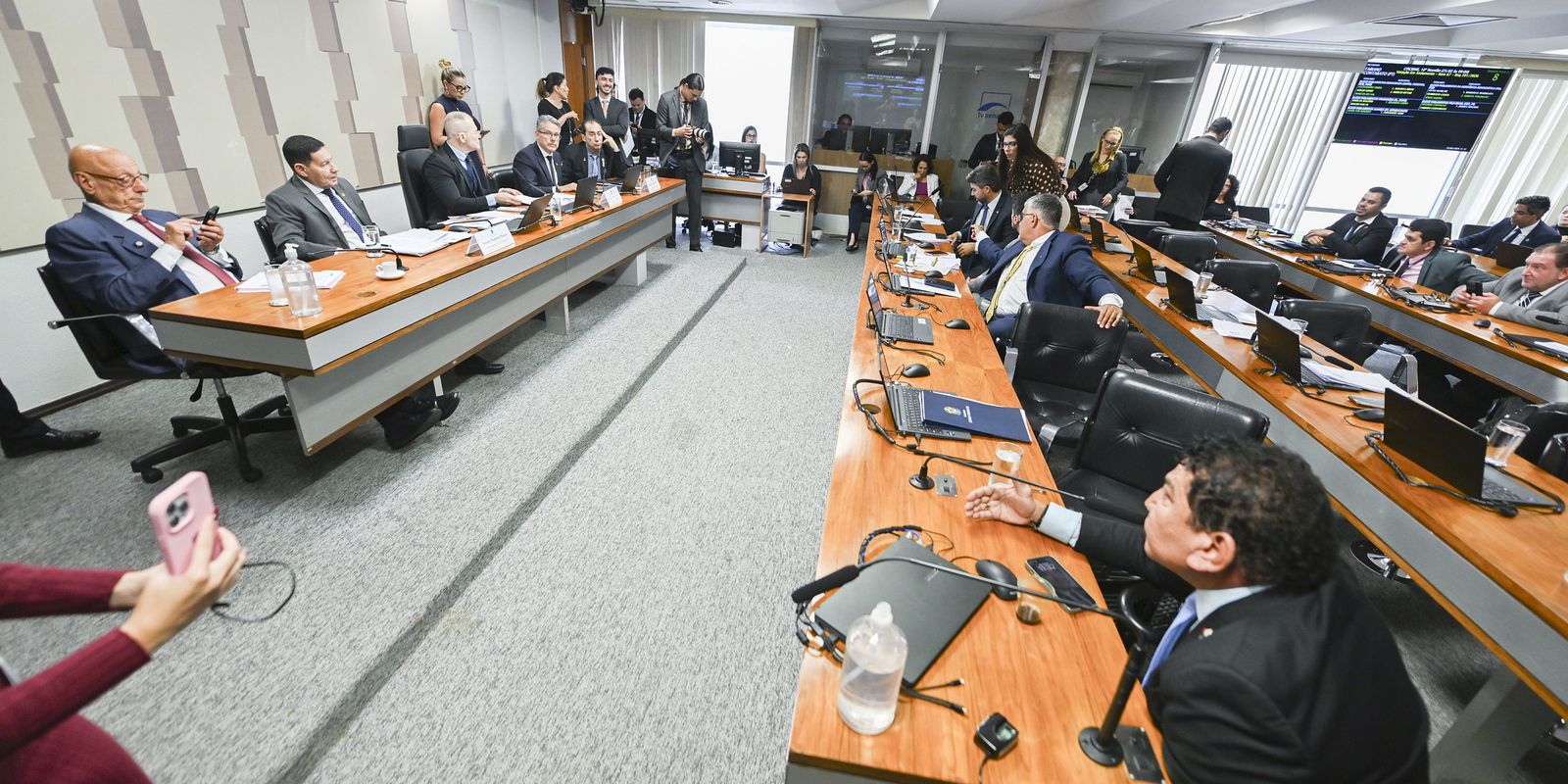 Ministro Mendonça dispensa irmãos de Toffoli de depor na CPI do Senado