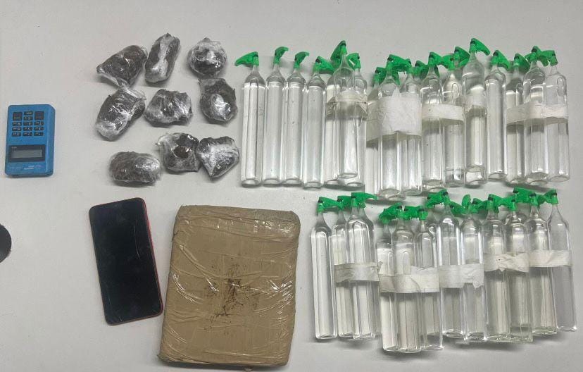 PM prende homem com 43 frascos de lança-perfume na Paralela, em Salvador