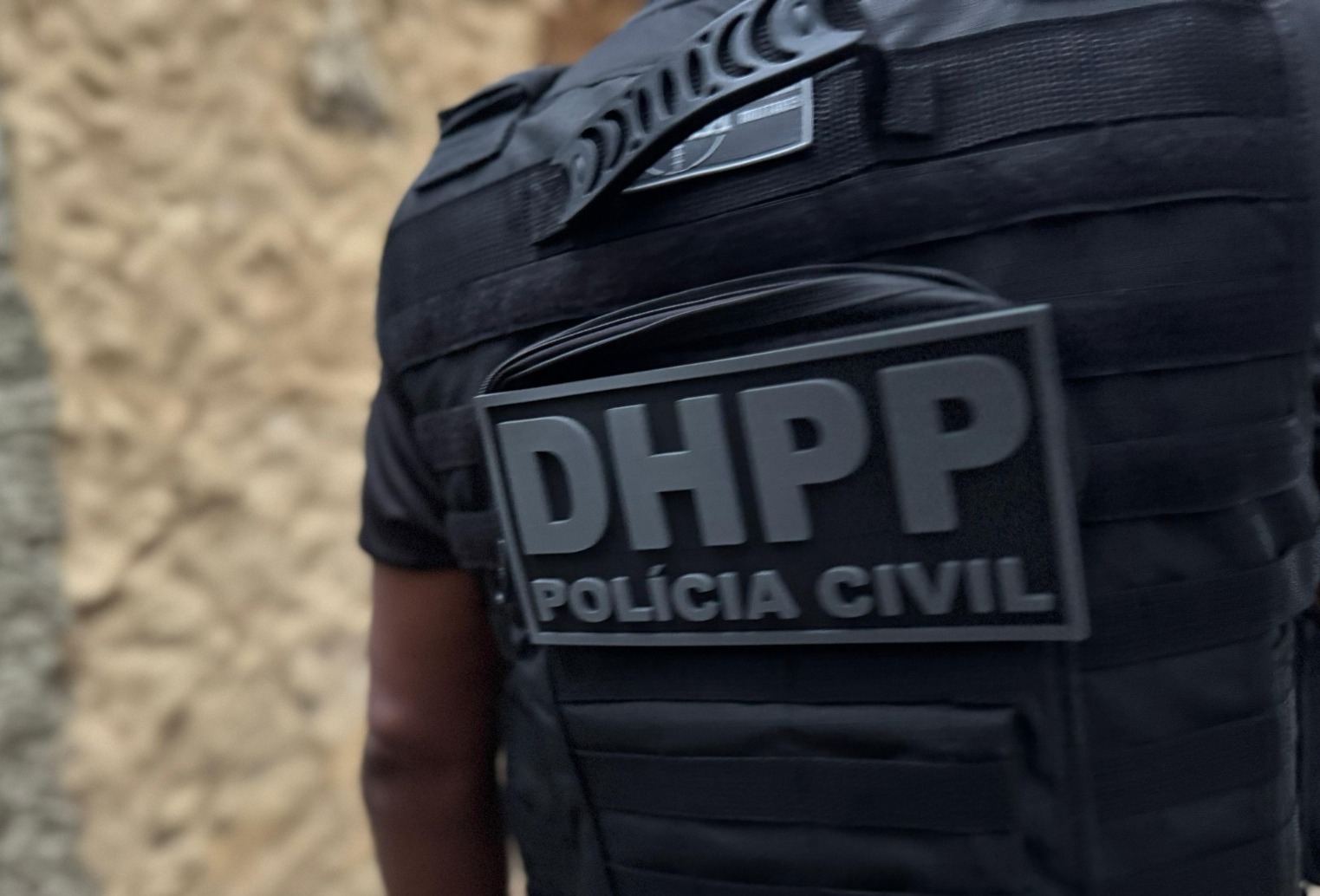 Polícia Civil prende casal de 30 e 21 anos por tráfico em Feira de Santana