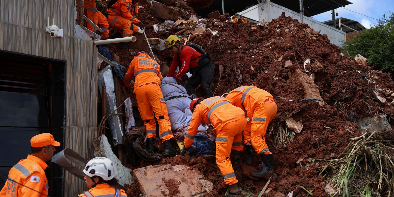 Tragédia da chuva em Minas Gerais soma 55 mortes e 3 mil desalojados