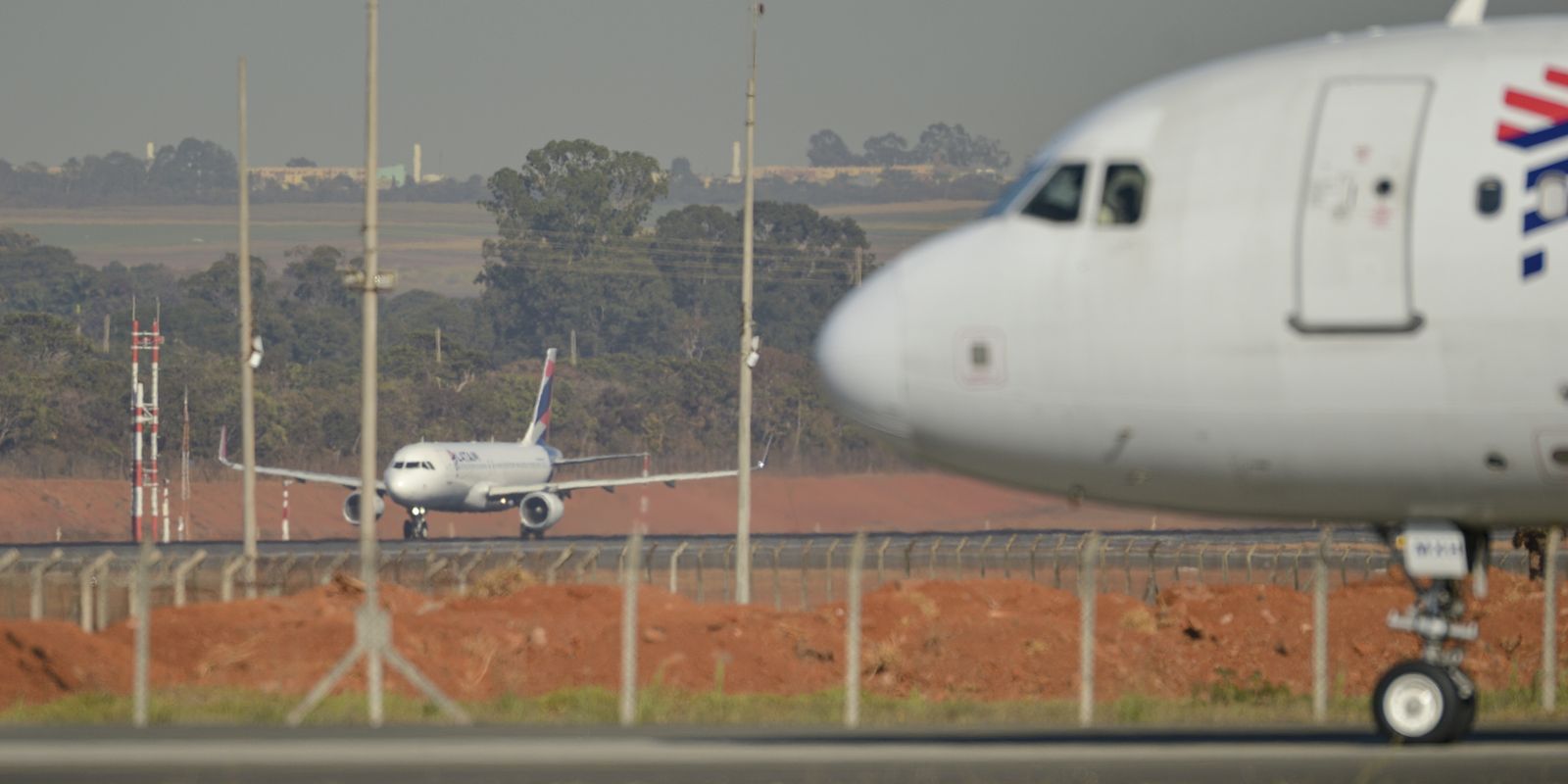 PF inspeciona voo LA4677 da Latam após falsa ameaça de bomba em Brasília