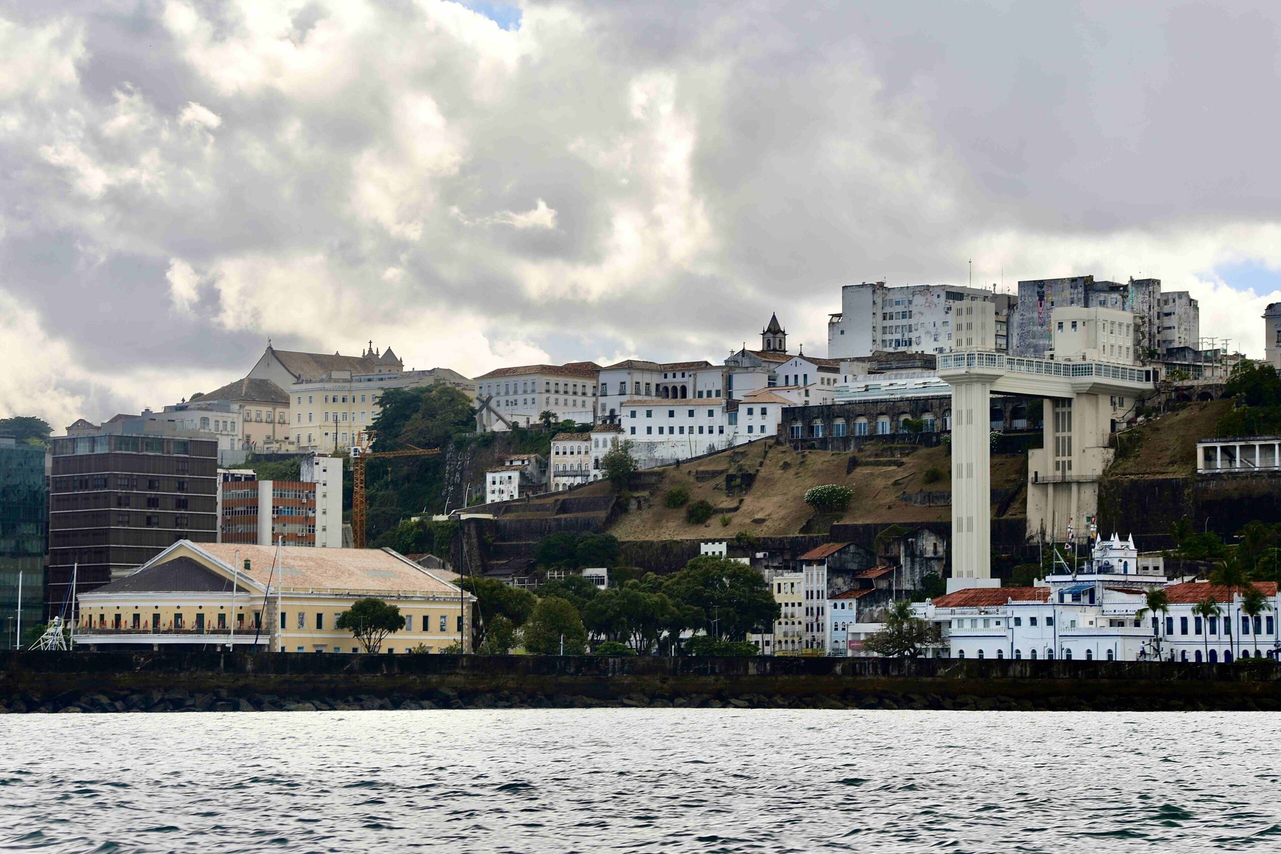 Praias da Bahia: Inema Reinicia Divulgação de Balneabilidade das Praias