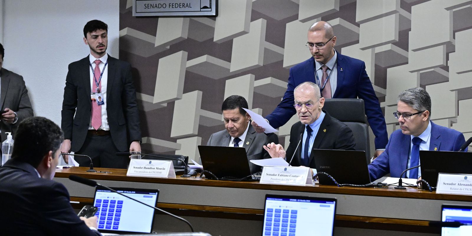 CPI aprova 20 pedidos e mira PCC na Faria Lima e Banco Master