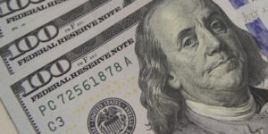 dolar sobe oriente medio