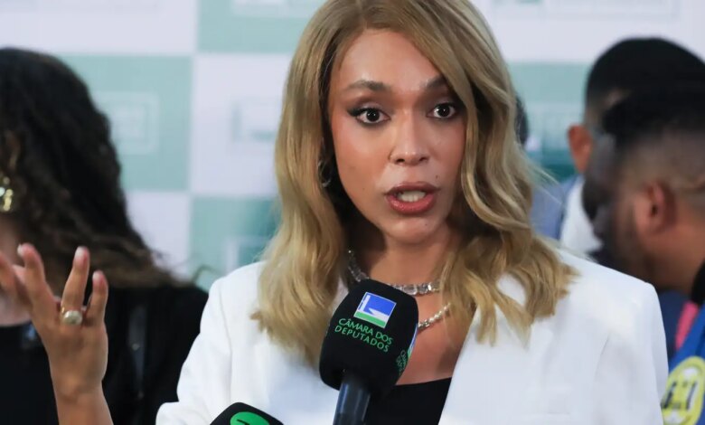 Erika Hilton comissão mulher