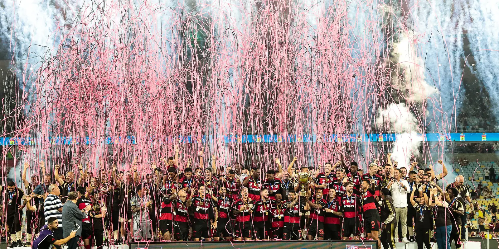 Flamengo conquista tricampeonato carioca e fatura R$ 10 milhões