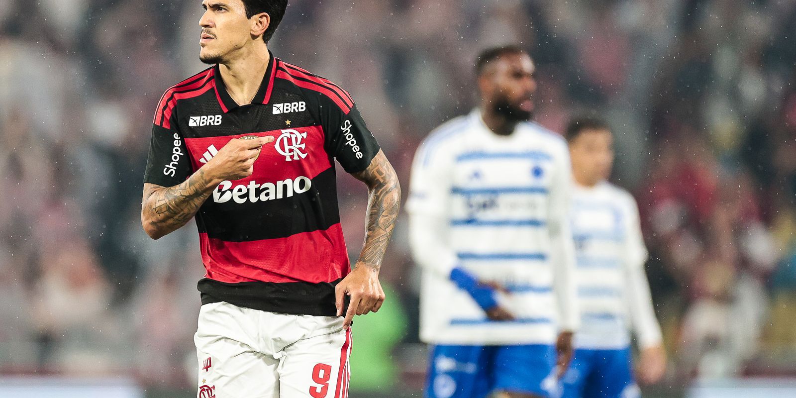 Flamengo vence Cruzeiro por 2 a 0 e sobe para 4ª posição no Brasileirão 2026