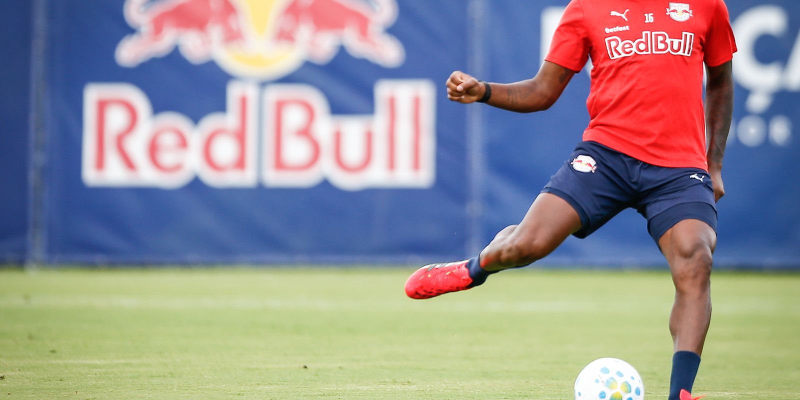 Gustavo Marques recebe suspensão de 12 jogos e multa de R$ 30 mil