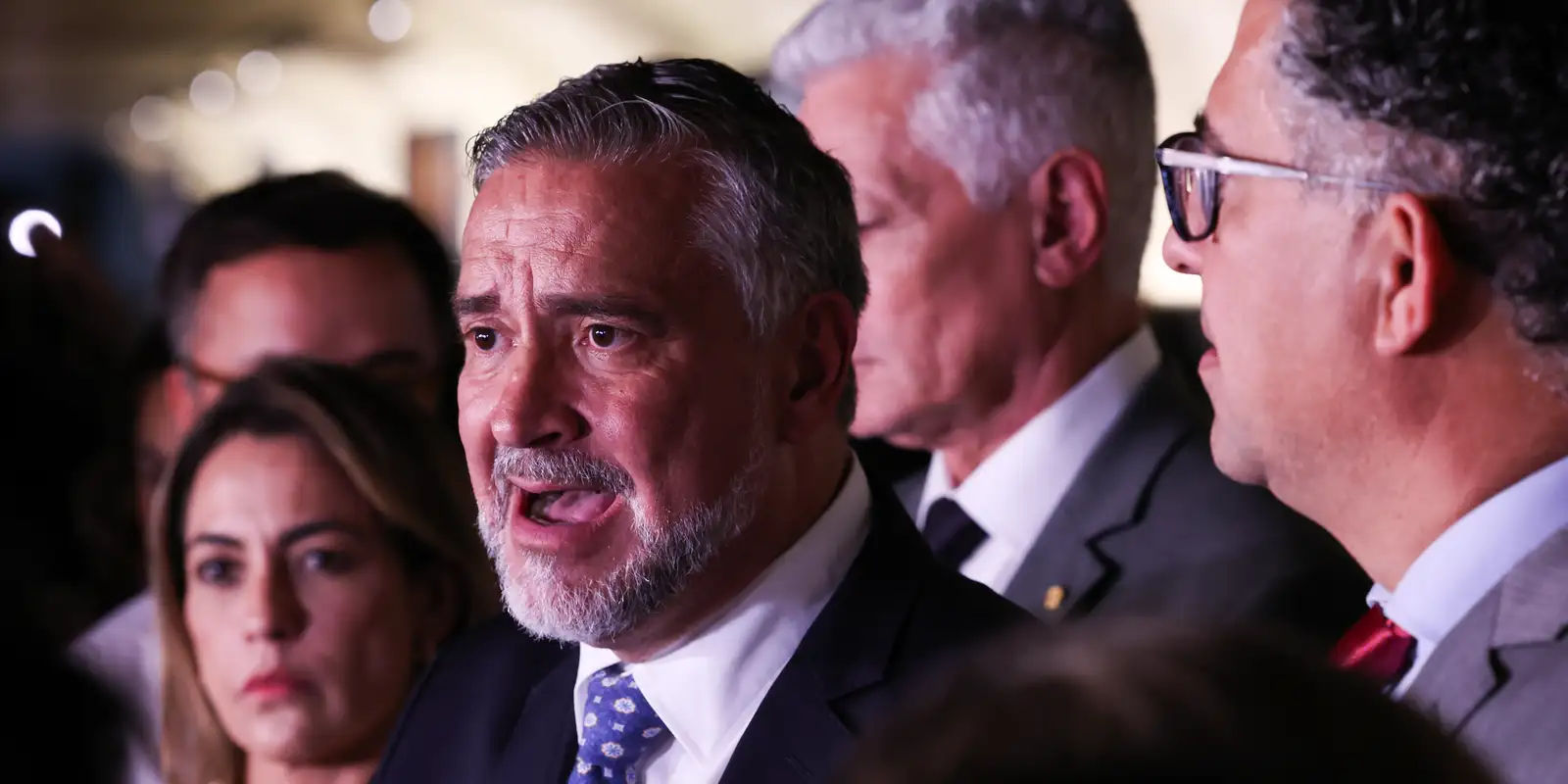 Base governista propõe indiciamento de Jair Bolsonaro na CPMI