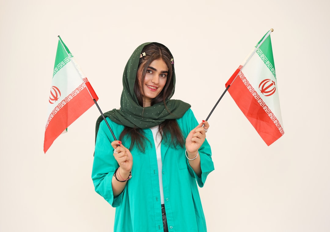 Irã escolhe novo líder supremo em meio à guerra com 1.332 mortes