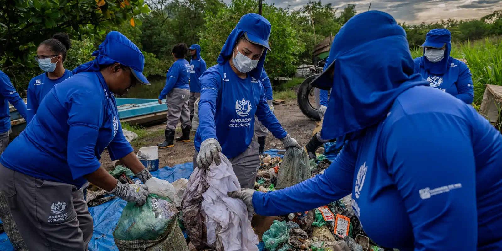 Comunidade de Magé recolhe 4,5 toneladas de lixo em manguezais da Baía