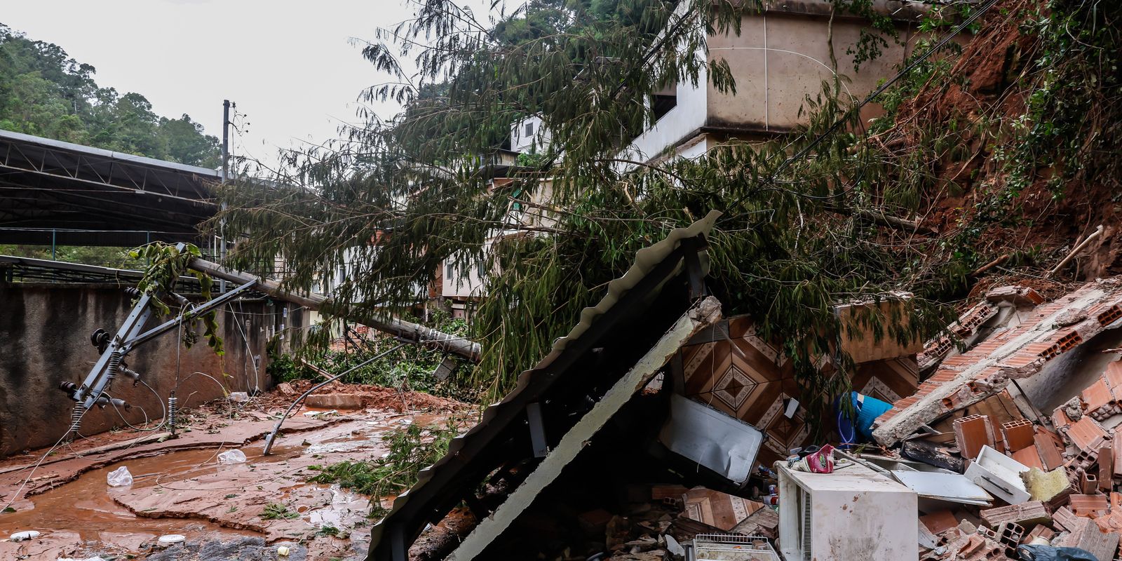 Lula libera R$ 7,3 mil para famílias e R$ 500 mi a empresas em Minas