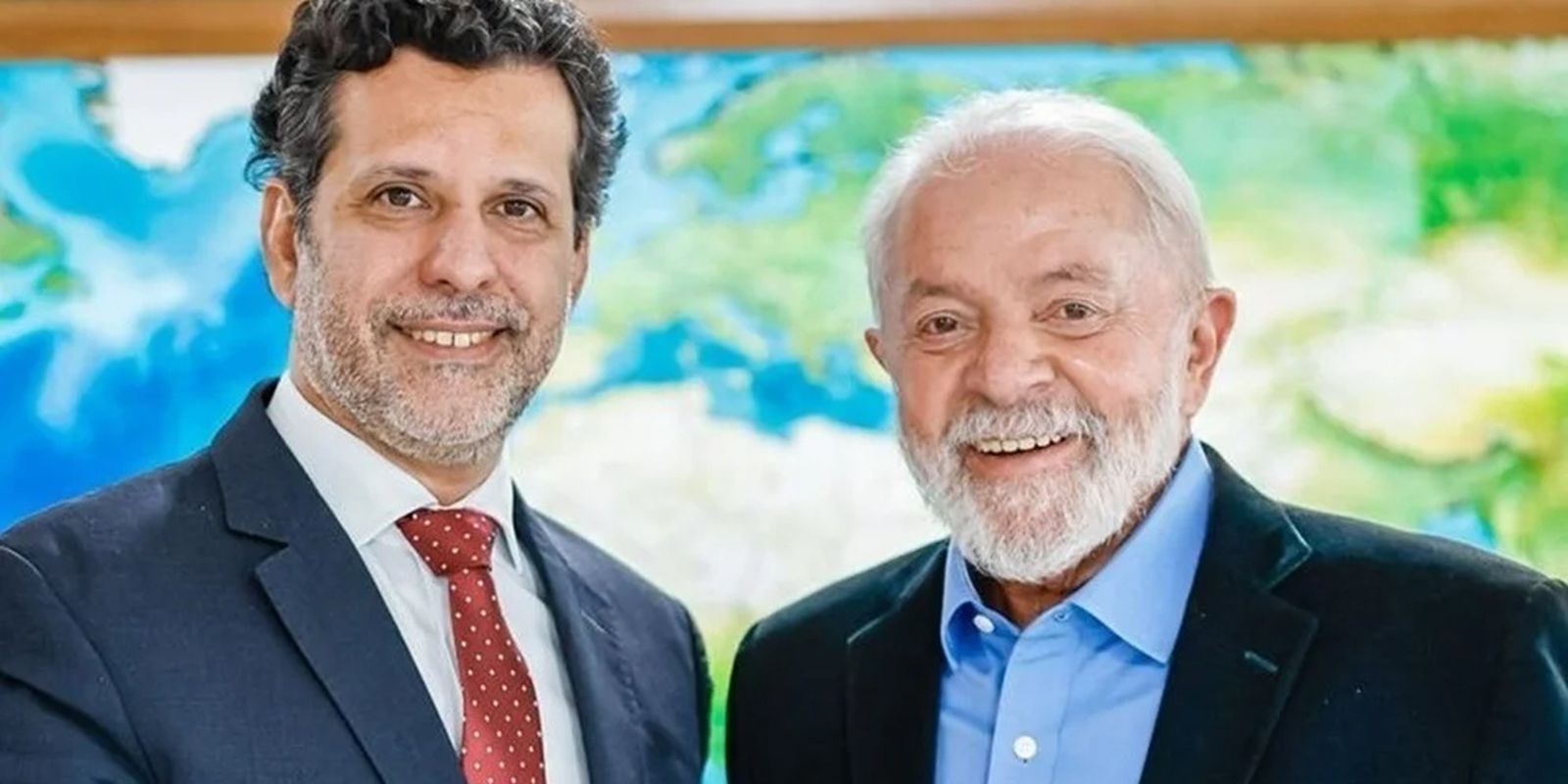 Lula anuncia Leonardo Barchini como novo ministro da Educação