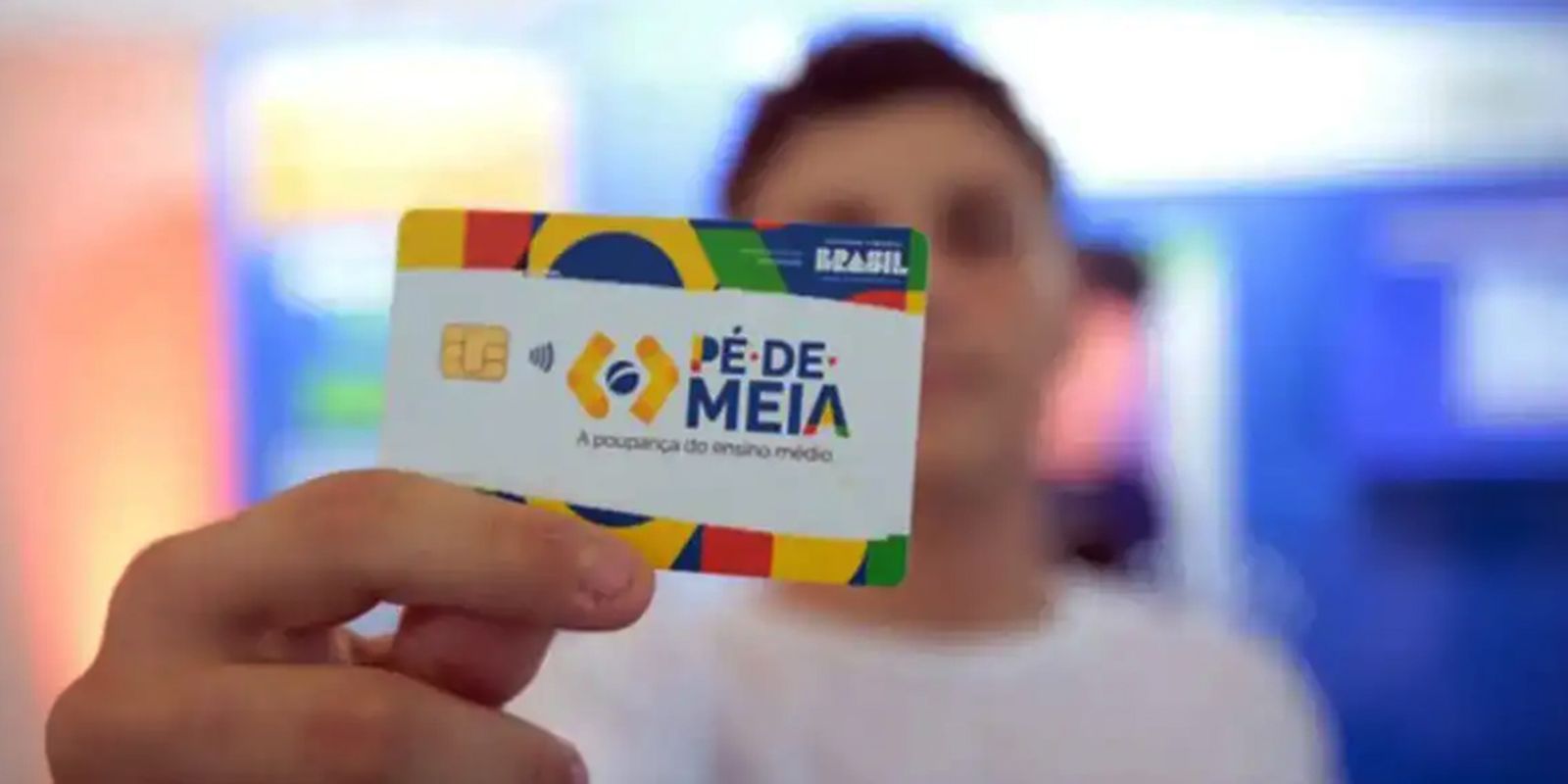 MEC libera R$ 1 mil do Pé-de-Meia para alunos de setembro e outubro