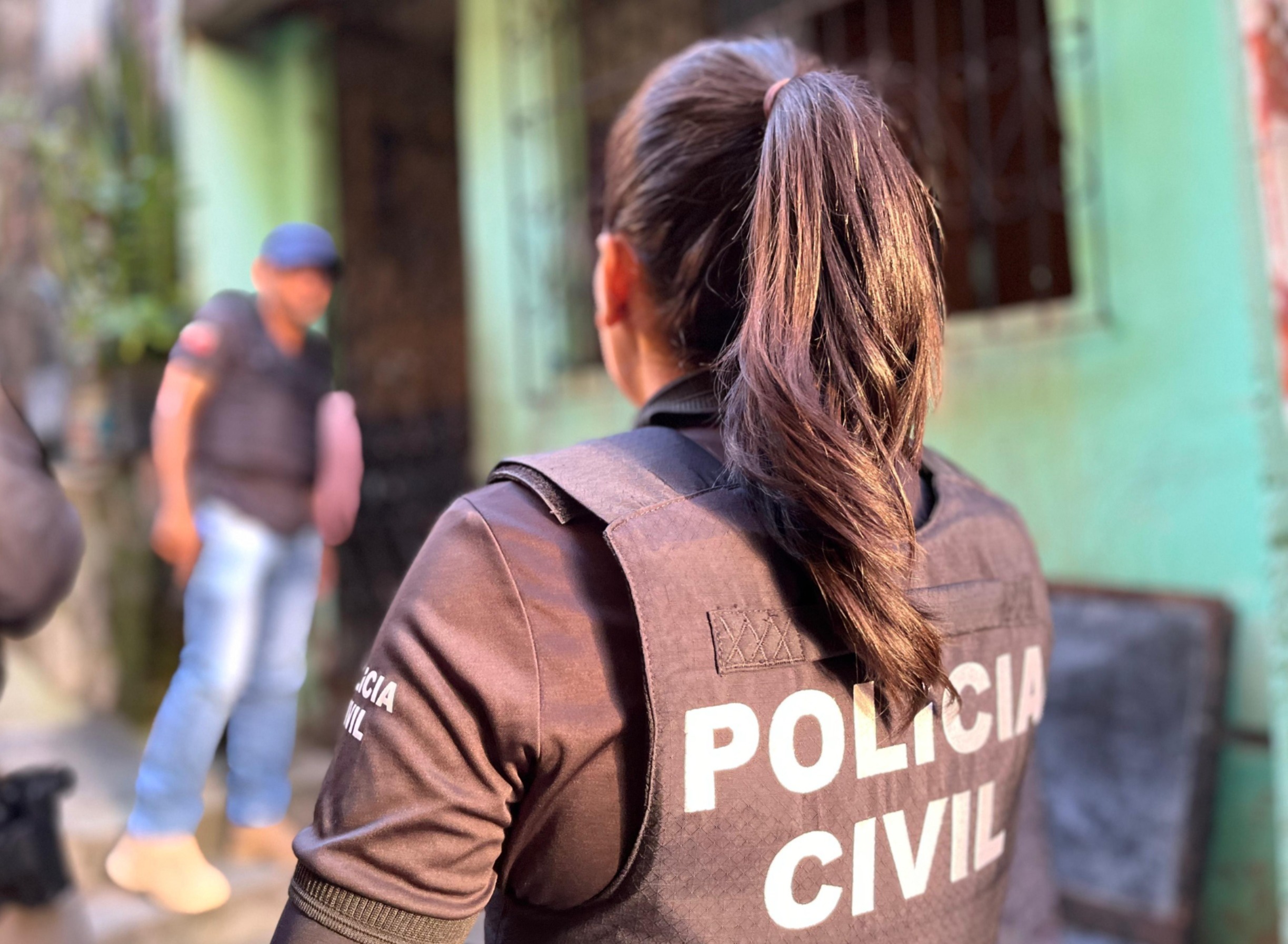 Polícia Civil prende homem por tráfico de drogas e apreende R$ 2,7 mil em Ilhéus