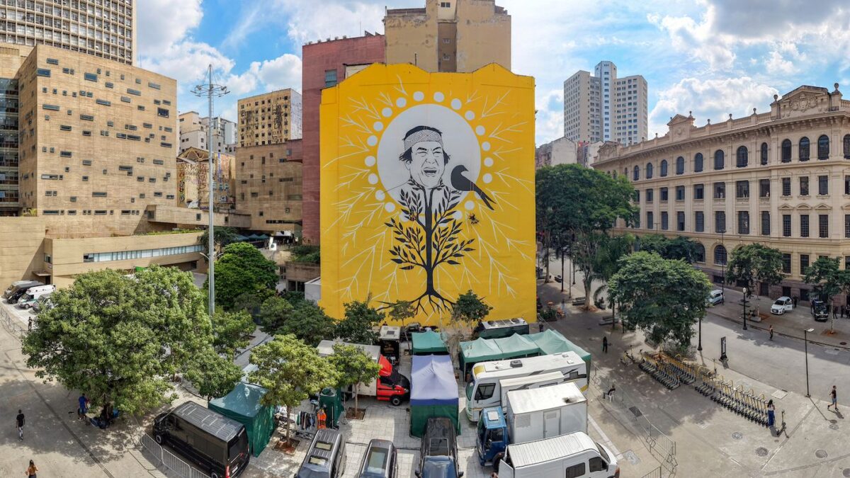 Ailton Krenak recebe grandioso mural no coração de São Paulo
