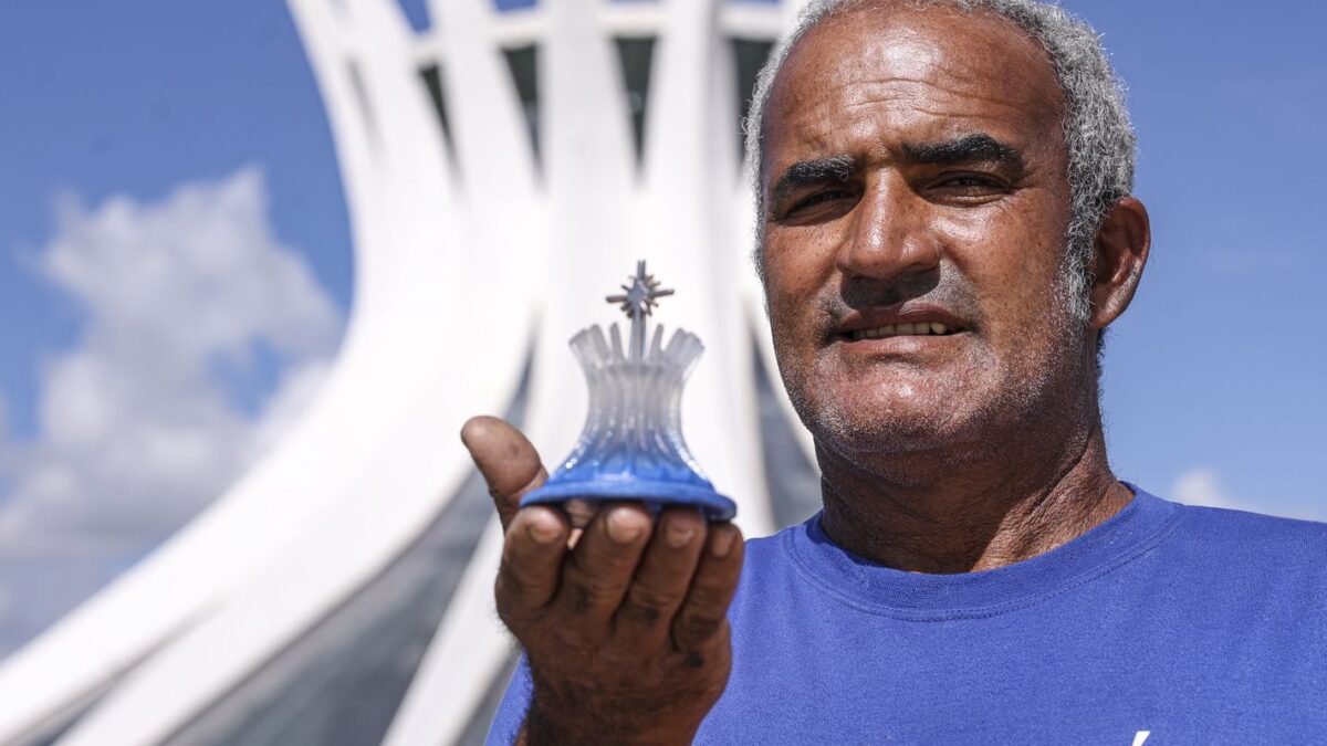 Artesãos recriam Brasília e oferecem nova perspectiva aos monumentos