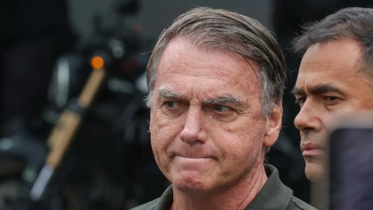 PGR autoriza Bolsonaro a operar ombro, aval para saída domiciliar
