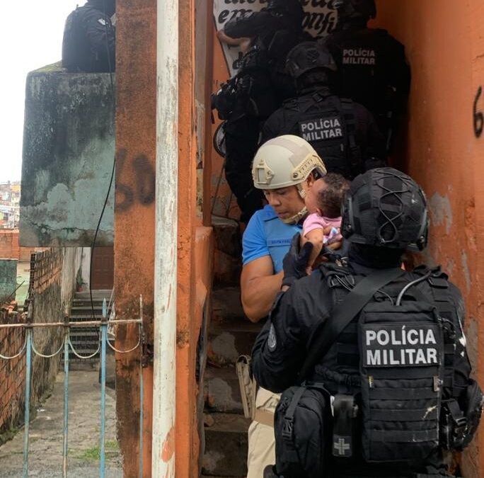 BOPE resgata bebê de 3 meses e família em crise com reféns no Curuzu