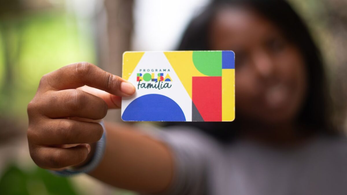 Caixa libera R$ 678 do Bolsa Família para beneficiários NIS 7