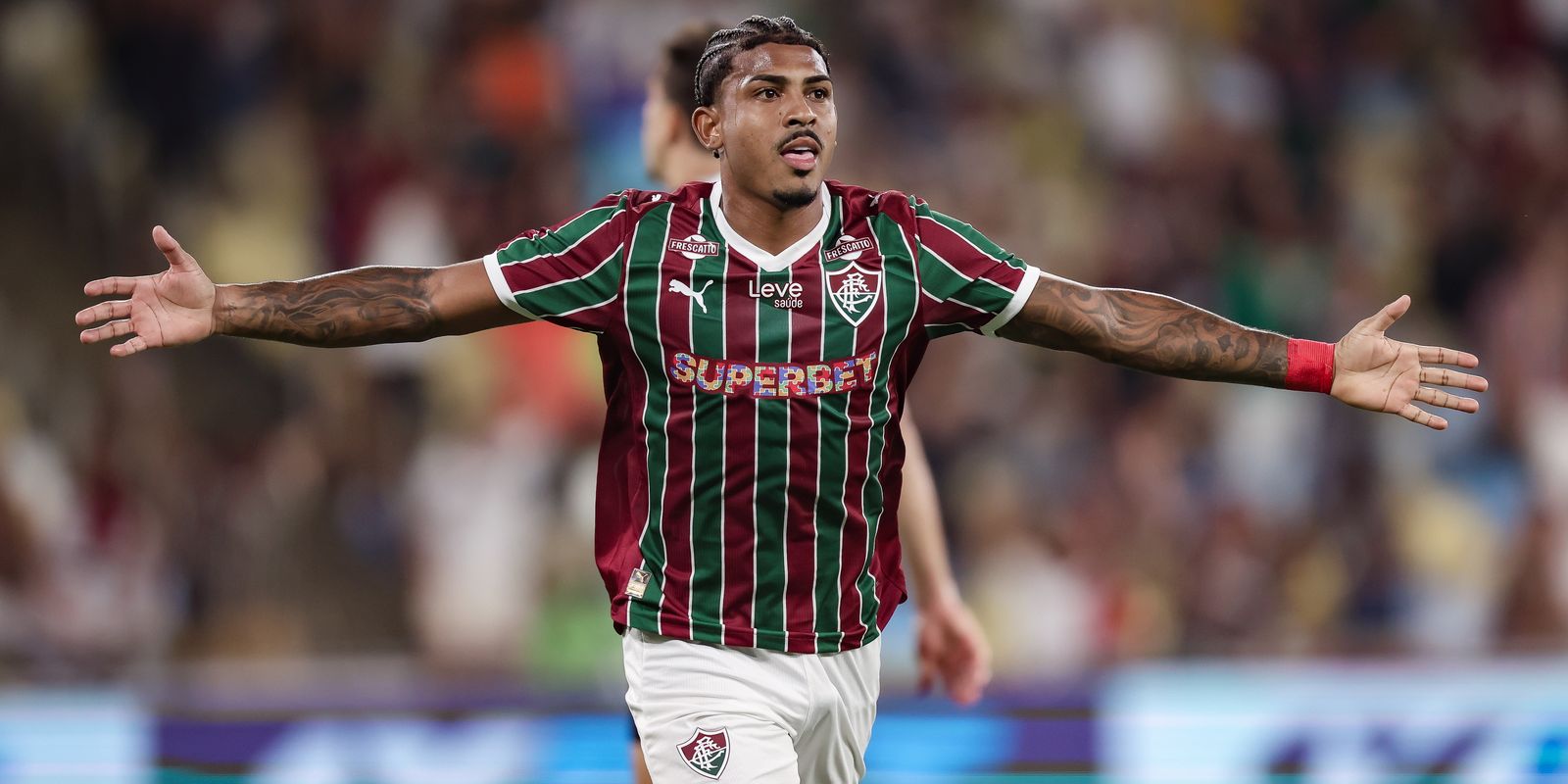 Fluminense vence Corinthians no Maracanã e assume vice-liderança