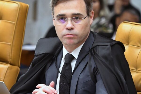 Mendonça do STF avalia que Brasil perde grande ministro