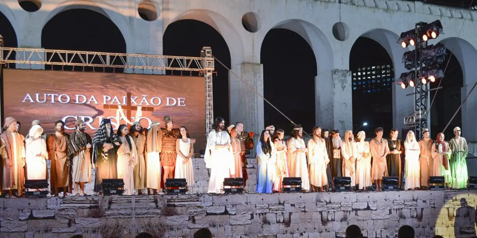 Caio Blat e Vanessa Gerbelli estrelam Paixão de Cristo na Lapa