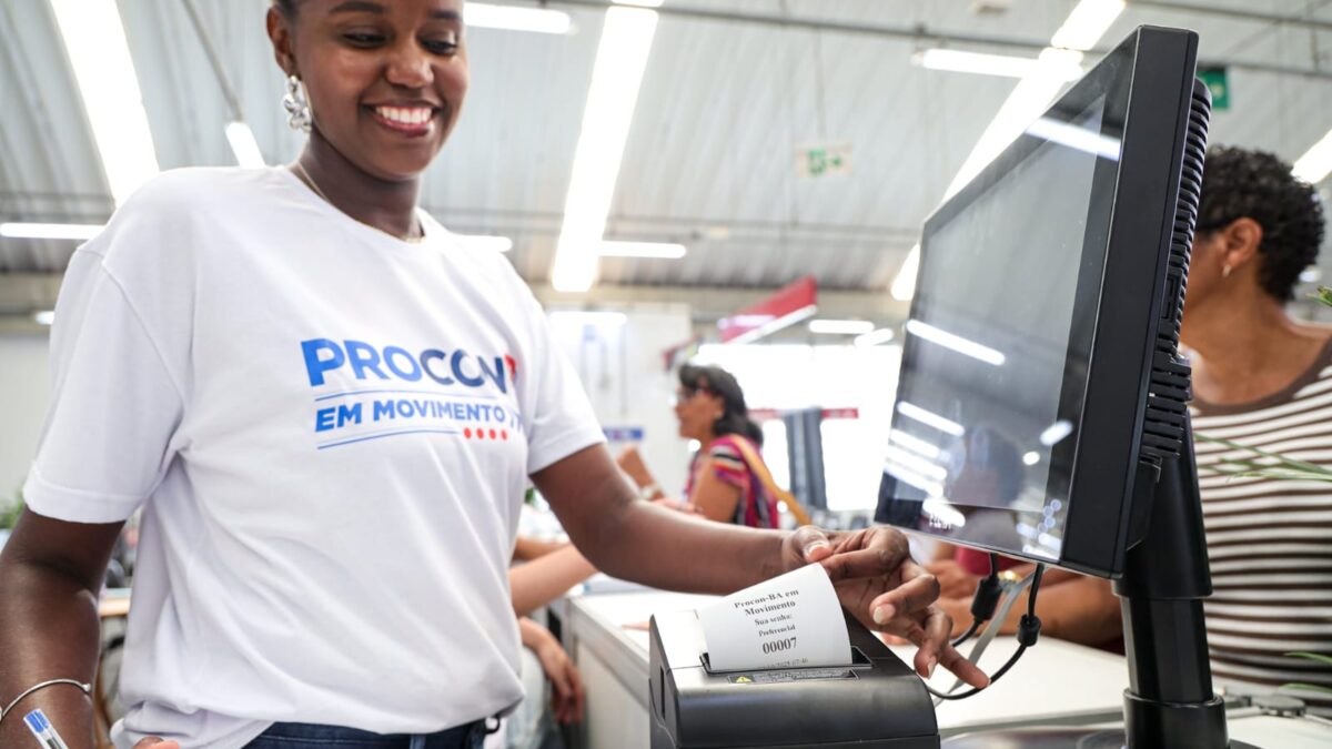 Procon-BA leva serviços ao consumidor em Nova Rodoviária de Salvador