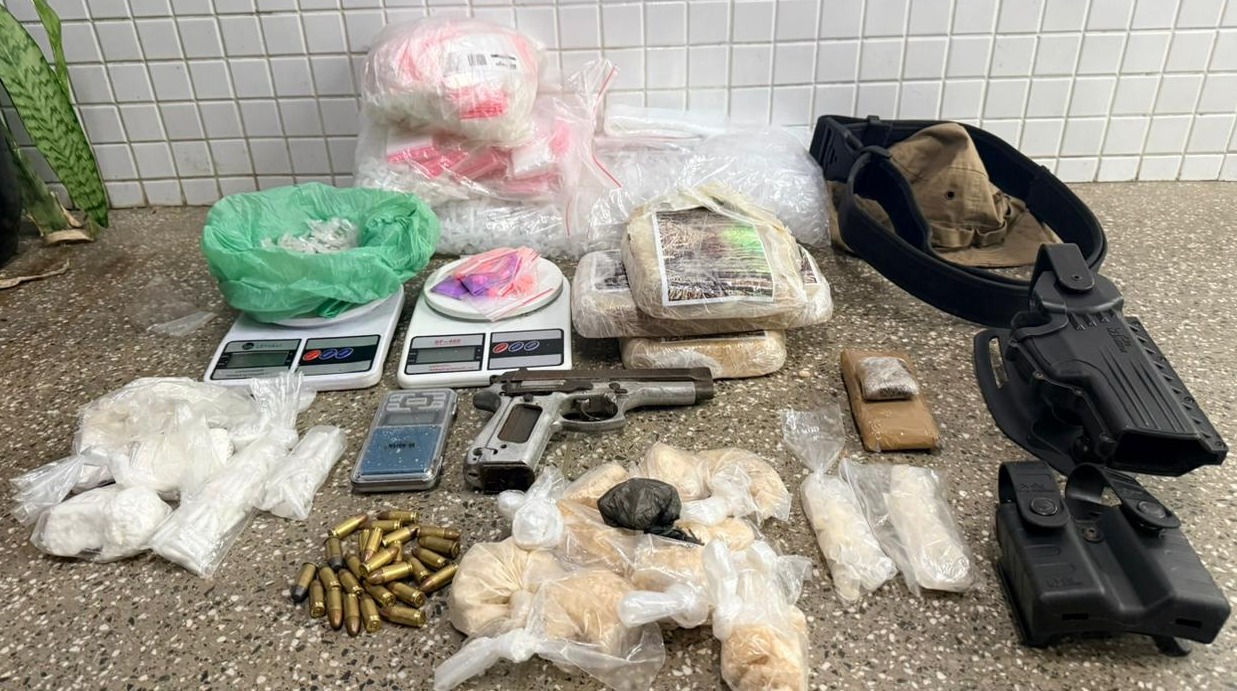 Rondesp BTS apreende pistola 9mm e grande volume de drogas no Lobato