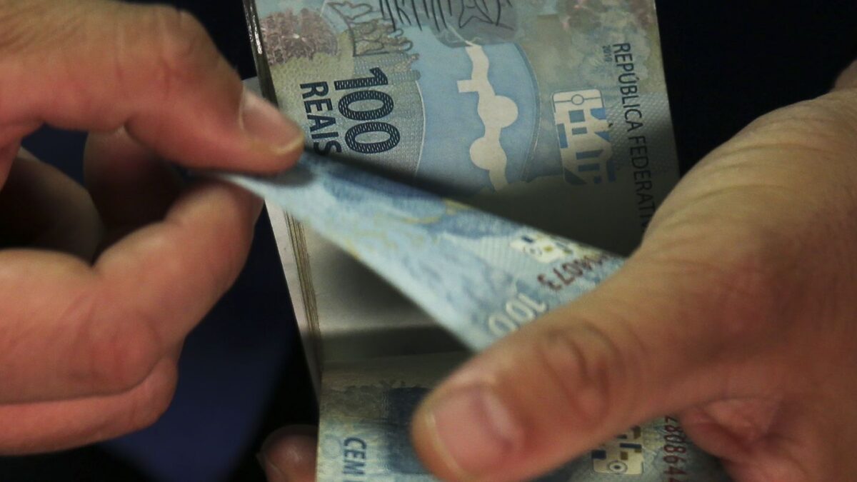 Abono salarial libera pagamento para nascidos em maio e junho