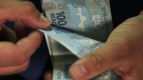 Abono salarial libera pagamento para nascidos em maio e junho