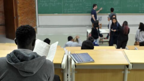 Aluno da Unirio Paga R$ 720 Mil por Uso Indevido de Cota Racial