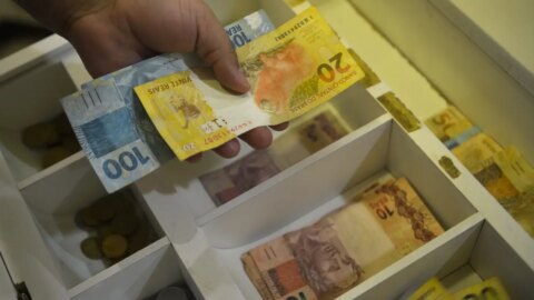 Bancos transferem valores esquecidos para fundo do Desenrola
