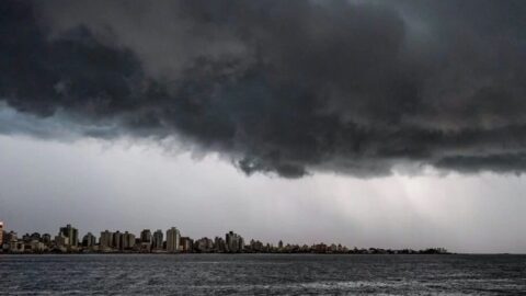 Ciclone extratropical avança e causa temporais em Santa Catarina