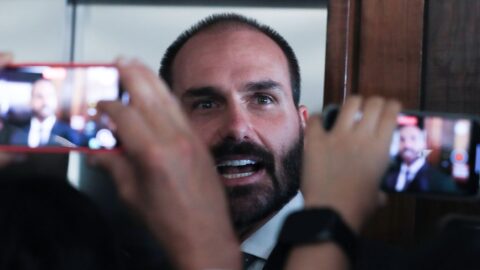 PGR pede condenação de Eduardo Bolsonaro ao Supremo por coação