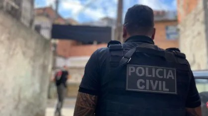 Homem com mandado definitivo por tráfico é preso em Simões Filho