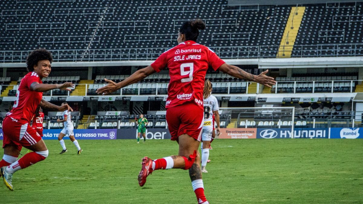 Inter goleia Santos fora e alcança 4ª posição na Série A1
