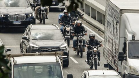 Autônomos trabalham mais horas e lideram jornadas no país