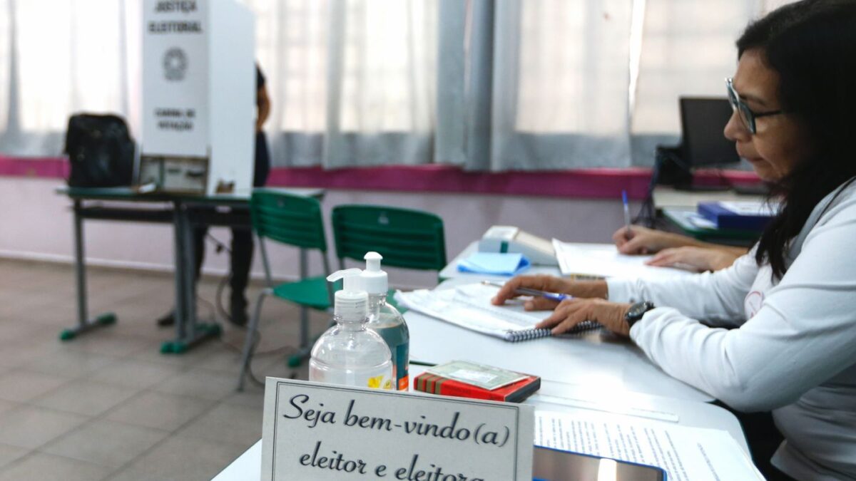 Eleitor se inscreve agora para ser mesário voluntário em 2026