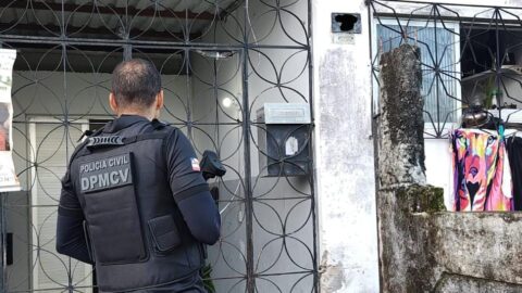 Mulher presa em Salvador por armazenamento de pornografia infantil