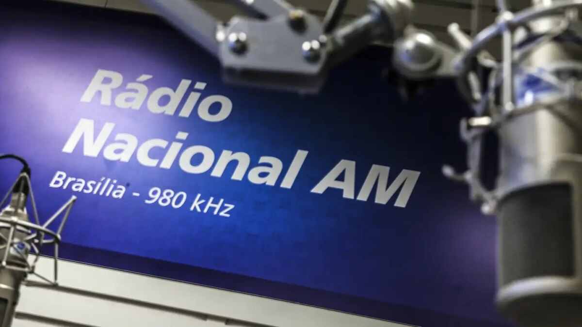 Rádio Nacional lança videocast e celebra 90 anos de história