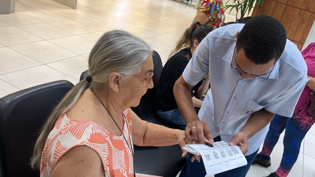 Idosos baianos garantem nova Carteira de Identidade Nacional