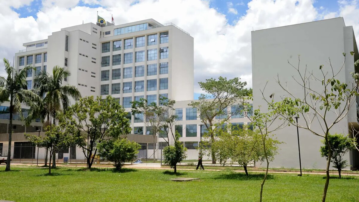 PM desocupa reitoria da USP e estudantes relatam feridos