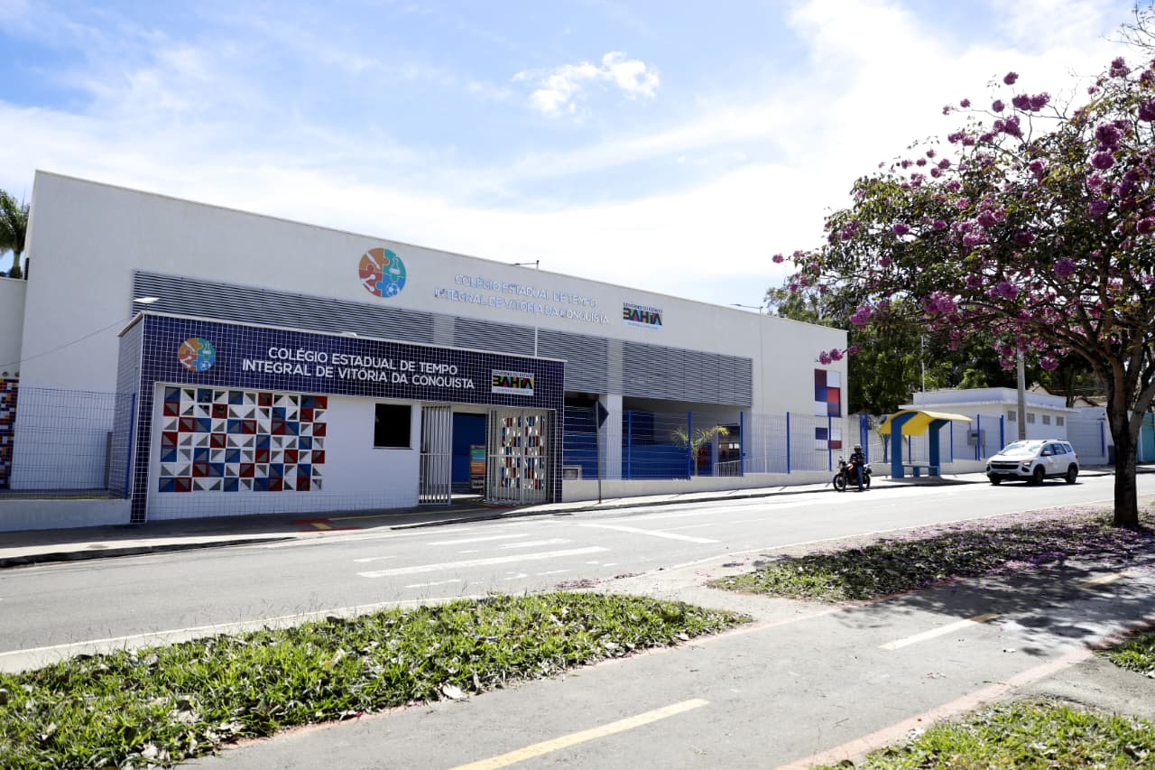 Governo da Bahia investe R$ 47,7 mi em educação para 2,2 mil alunos