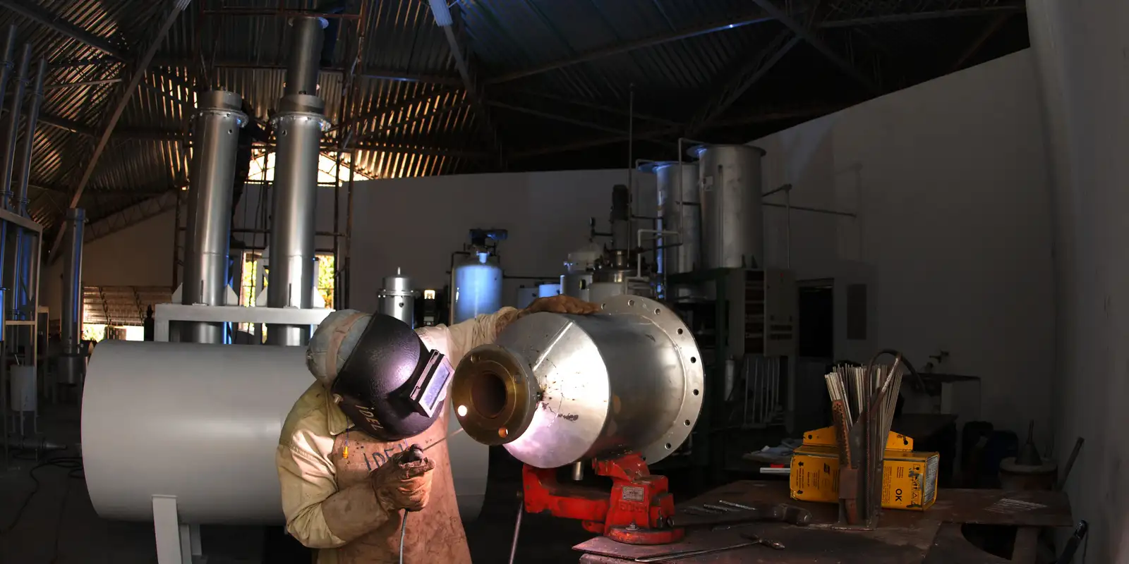 Produção industrial sobe pelo 4º mês e supera patamar pré-pandemia